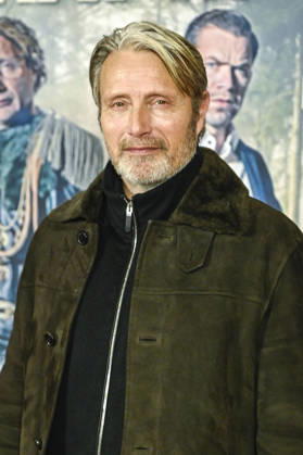 abb Mads Dittmann Mikkelsen Danish actor on the red carpet at the Berlin movie premiere of Therapie fuer Wikinger at the cinema Delphi Filmpalast Berlin on 17 12 2025 Berlin Germany