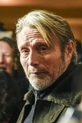 abb Mads Dittmann Mikkelsen Danish actor on the red carpet at the Berlin movie premiere of Therapie fuer Wikinger at the cinema Delphi Filmpalast Berlin on 17 12 2025 Berlin Germany