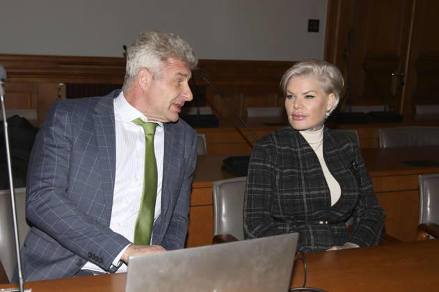 Melanie Müller with her lawyer Adrian Stahl at the appeal trial for using signs of unconstitutional and terrorist organizations at Leipzig District Court Leipzig, 18 12 2025 Foto:xAgenturxWehnertx xGränzdörferx xFuturexImagex mueller_5209