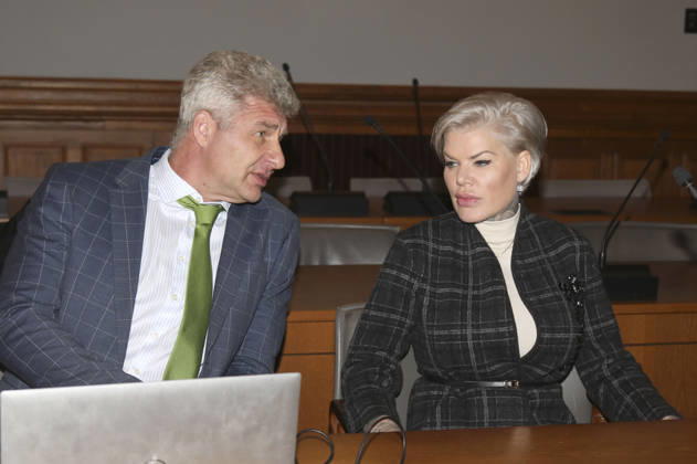 Melanie Müller with her lawyer Adrian Stahl at the appeal trial for using signs of unconstitutional and terrorist organizations at Leipzig District Court Leipzig, 18 12 2025 Foto:xAgenturxWehnertx xGränzdörferx xFuturexImagex mueller_5210