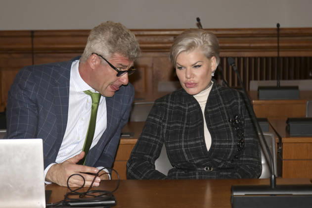 Melanie Müller with her lawyer Adrian Stahl at the appeal trial for using signs of unconstitutional and terrorist organizations at Leipzig District Court Leipzig, 18 12 2025 Foto:xAgenturxWehnertx xGränzdörferx xFuturexImagex mueller_5216
