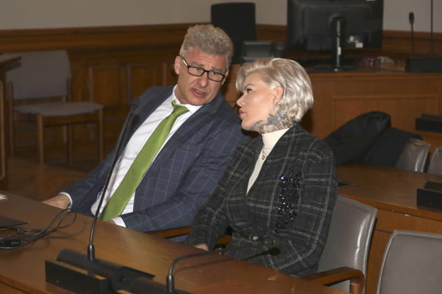 Melanie Müller with her lawyer Adrian Stahl at the appeal trial for using signs of unconstitutional and terrorist organizations at Leipzig District Court Leipzig, 18 12 2025 Foto:xAgenturxWehnertx xGränzdörferx xFuturexImagex mueller_5219