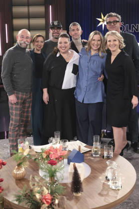 Horst Lichter, Carina Raddatz, Mark Forster, Meltem Kaptan, Micky Beisenherz, Franca Cerutti, Hans Sigl and Susan Link at the recording of the WDR talk show Kölner Treff at WDR Studio BS 3 Cologne, 18 12 2025 Foto:xR.xSchmiegeltx xFuturexImagex koelner_treff1812_5202