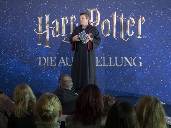 Paul Zaller President and CEO of Imagine Exhibitions, Inc during the exhibition opening Harry Potter The Exhibition at the Erlwein Forum in Dresden It is the most comprehensive collection of Harry Potter movie props and costumes to date Harry Potter The Exhibition can be experienced until May 3, 2026