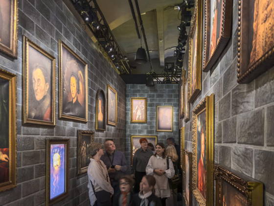 Exhibition opening Harry Potter The Exhibition at the Erlwein Forum in Dresden It is the most comprehensive collection of Harry Potter film props and costumes to date Harry Potter The Exhibition can be experienced until May 3, 2026