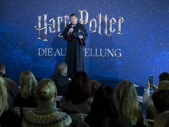 Paul Zaller President and CEO of Imagine Exhibitions, Inc during the exhibition opening Harry Potter The Exhibition at the Erlwein Forum in Dresden It is the most comprehensive collection of Harry Potter movie props and costumes to date Harry Potter The Exhibition can be experienced until May 3, 2026