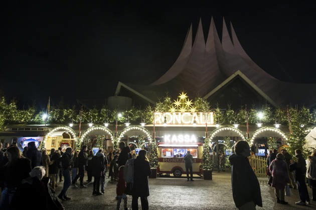 Roncalli Weihnachtscircus, show and celebrities at the Tempodrom, Berlin, 19 12 2025 Overview at the premiere of the 21 Original Roncalli Weihnachtscircus at the Berlin Tempodrom on 19 12 2025 Berlin Tempodrom Copyright: xBenxKriemannx