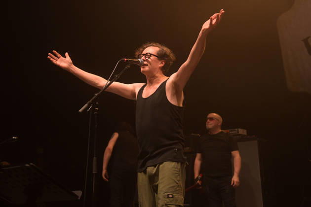 The Wonder Stuff performing at Shepherd™s Bush Empire LONDON, ENGLAND - DECEMBER 19: Miles Hunt of ™The Wonder Stuff™ performing at Shepherd™s Bush Empire on December 19, 2025 in London, England. CAP MAR MAR Great Britain Copyright: xMartinxHarris CapitalxPicturesx