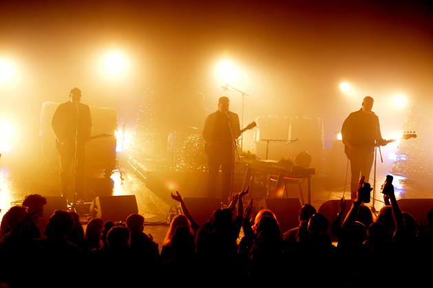 The Futureheads performing at EartH in London LONDON, ENGLAND - DECEMBER 22: Ross Millard, Barry Hyde and David Jaff Craig of ™The Futureheads™ performing at EartH on December 22, 2025 in London, England. CAP MAR MAR Great Britain Copyright: xMartinxHarris CapitalxPicturesx