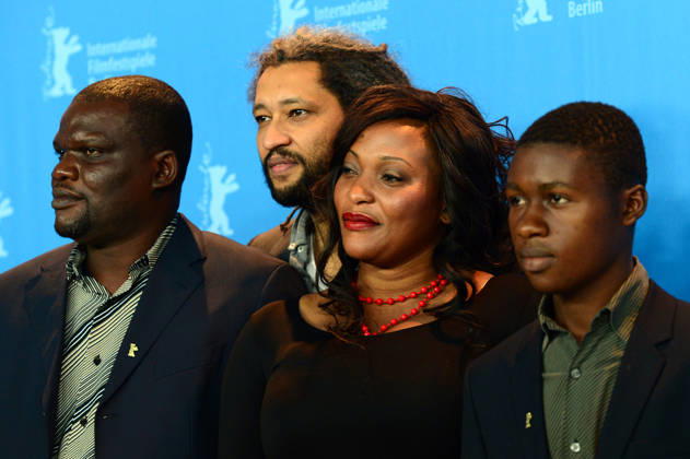 Berlinale International Film Festival BERLIN, GERMANY - FEBRUARY 11: (L-R) Actor Papi Mpaka, Film director Alain Gomis, Actress Vero Tshanda Beya and Actor Gaetan Claudia attend the photocall of Felicite during the 67th Berlinale International Film Festival Berlin at Grand Hyatt Hotel in Berlin, Germany on February 11, 2017. Berlin Germany. Editorial use only. Please get in touch for any other usage. Copyright: x2025xAnadoluxMaurizioxGambarinix