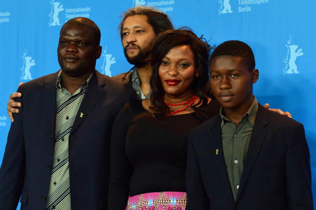 Berlinale International Film Festival BERLIN, GERMANY - FEBRUARY 11: (L-R) Actor Papi Mpaka, Film director Alain Gomis, Actress Vero Tshanda Beya and Actor Gaetan Claudia attend the photocall of Felicite during the 67th Berlinale International Film Festival Berlin at Grand Hyatt Hotel in Berlin, Germany on February 11, 2017. Berlin Germany. Editorial use only. Please get in touch for any other usage. Copyright: x2025xAnadoluxMaurizioxGambarinix