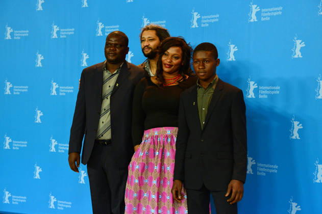 Berlinale International Film Festival BERLIN, GERMANY - FEBRUARY 11: (L-R) Actor Papi Mpaka, Film director Alain Gomis, Actress Vero Tshanda Beya and Actor Gaetan Claudia attend the photocall of Felicite during the 67th Berlinale International Film Festival Berlin at Grand Hyatt Hotel in Berlin, Germany on February 11, 2017. Berlin Germany. Editorial use only. Please get in touch for any other usage. Copyright: x2025xAnadoluxMaurizioxGambarinix