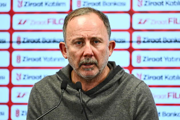 Fenerbahce v Besiktas - Ziraat Turkish Cup ISTANBUL, TURKIYE - DECEMBER 23: Head coach of Besiktas, Sergen Yalcin speaks to press after the Ziraat Turkish Cup Group C match between Fenerbahce and Besiktas at Chobani Stadium in Istanbul, Turkiye on December 23, 2025. Oguz Yeter Anadolu Istanbul Turkey. Editorial use only. Please get in touch for any other usage. Copyright: x2025xAnadoluxOguzxYeterx