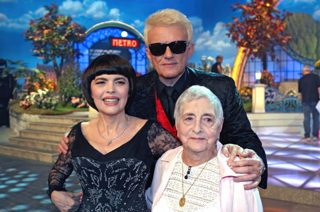 ARCHIVE Heino singer Heino with Mireille Mathieu and her mother Marcelle Sophie Poirier on the occasion of the ARD TV show Herbstfest der Volksmusik , 2006 ARCHIVE PICTURE, date estimated 20251220JWM0067