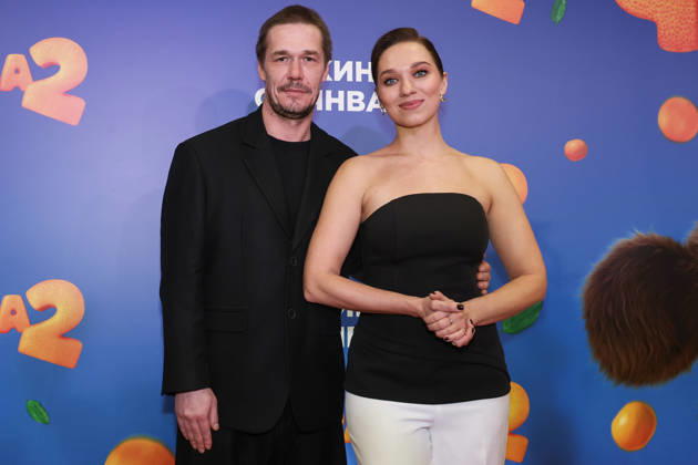 RUSSIA, MOSCOW - DECEMBER 24, 2025: Actors Artyom Bystrov and Ksenia Teplova pose on the red carpet during the premiere of the family comedy Cheburashka 2 by Dmitry Dyachenko at the KARO 11 Oktyabr cinema on Novy Arbat Street (New Arbat Avenue). Valery Sharifulin TASS  86692953