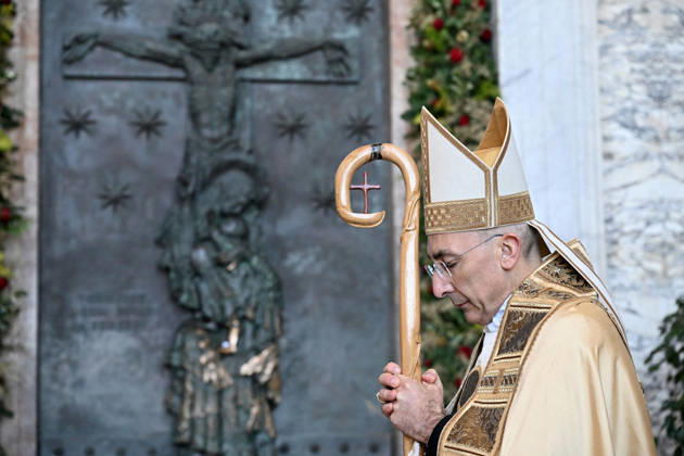 Closing Of The Holy Door of San Giovanni in Laterano Basilica - Rome Cardinal Baldassare Reina closes the Holy Door of the basilica of San Giovanni in Laterano (Saint John Lateran) second event of the end of the Catholic Jubilee Year, in Rome, Italy on December 27, 2025. Photo by (EV) ML Antonelli Vatican Pool ABACAPRESS.COM Rome Italy  Copyright: xABACAx