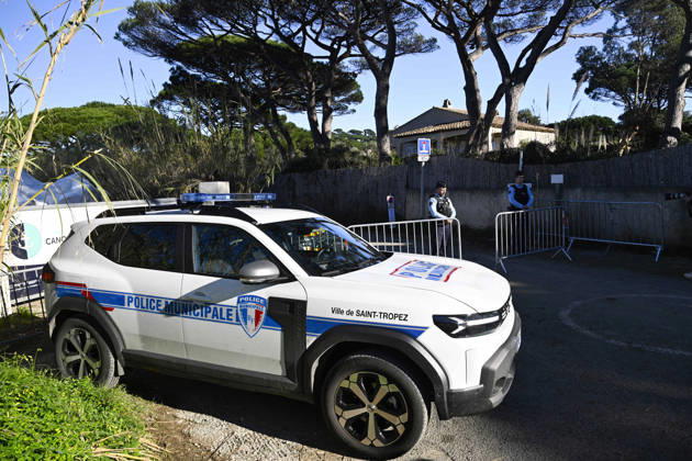 PEOPLE : Hommage Ã Brigitte Bardot - Saint-Tropez - 29 12 2025 La Madrague, Brigitte Bardot s house, is under close surveillance. Saint-TropezFrance  Copyright: xWilliamxCannarellax