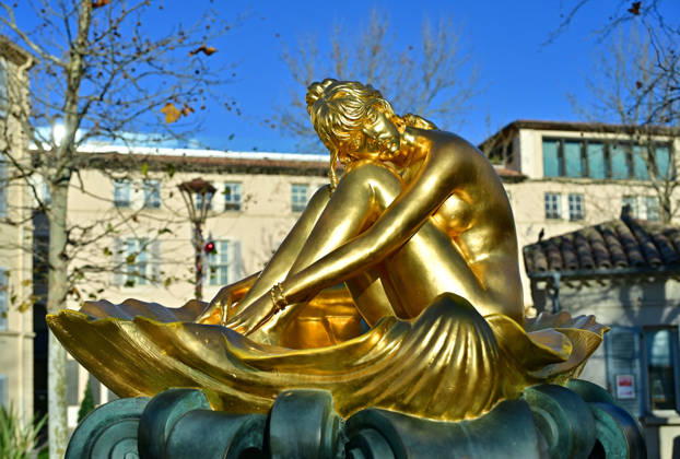 Illustration of the statue of Brigitte Bardot in Saint Tropez, the day after the actresss death at the age of 91 Inaugurated in 2017, the 2.5-meter sculpture, inspired by a watercolor by Italian erotic comic master Milo Manara depicting the star, is erected in front of the Gendarmerie and Cinema Museum Christian Liewig Bestimage Illustration of the statue of Brigitte Bardot in Saint Tropez, the day after the actresss death at the age of 91 Inaugurated in 2017, the 2 5 meter sculpture, inspired by a watercolor by the Italian master of erotic comics, Milo Manara, depicting the star, is erected in front of the Gendarmerie and Cinema Museum Saint Tropez France  Copyright: xChristianxLiewigx xBestimagexChristianxLiewigx xBestimagex