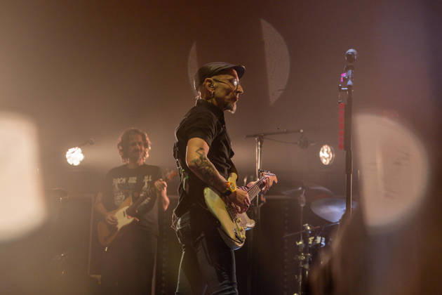 Fito Fitipaldis performs at the Movistar Arena The musical group Fito Fitipaldis during their concert at the Movistar Arena, on December 29, 2025, in Madrid Spain Fito y Fitipaldis return to the Movistar Arena in Madrid more than two years later, within their tour Aullidos Tour, in which they will combine their classic songs with new songs On the stage also sounds El monte de los aullidos, their eighth album Espana  Copyright: xRicardoxRubiox 7190296
