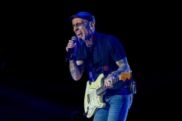 Fito Fitipaldis performs at the Movistar Arena The musical group Fito Fitipaldis during their concert at the Movistar Arena, on December 29, 2025, in Madrid Spain Fito y Fitipaldis return to the Movistar Arena in Madrid more than two years later, within their tour Aullidos Tour, in which they will combine their classic songs with new songs On the stage also sounds El monte de los aullidos, their eighth album Espana  Copyright: xRicardoxRubiox 7190302