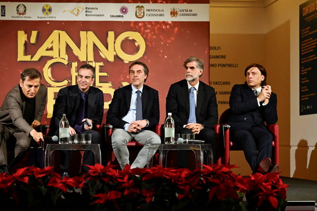 December 30, 2025, Catanzaro, Catanzaro, Italy: Press conference for the presentation of RAI s New Year s Eve program The Year to Come at the S. Giovanni Complex, Catanzaro. Pictured: From left: Marco Liorni, host; Roberto Occhiuto, President of the Calabria Region; Nicola Fiorita, Mayor of Catanzaro; Sergio Santo, CEO of RAI COM; Anton Giulio Grande, President of the Calabria Film Commission. Catanzaro, Italy 30 December 2025 Catanzaro Italy  - ZUMAa289 20251230_zia_a289_047 Copyright: xValeriaxFerrarox