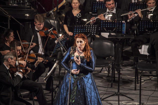 El-Jem International Festival of Symphonic Music in Tunisia TUNIS, TUNISIA - JULY 10 : Italian coloratura mezzo-soprano opera singer Cecilia Bartoli performs with National Radio Company (NRCU) of Ukraine Symphony Orchestra during the El-Jem International Festival of Symphonic Music in Tunis, Tunisia on July 10, 2016. Tunis Tunisia. Editorial use only. Please get in touch for any other usage.  Copyright: x2025xAnadoluxNacerxTalelx