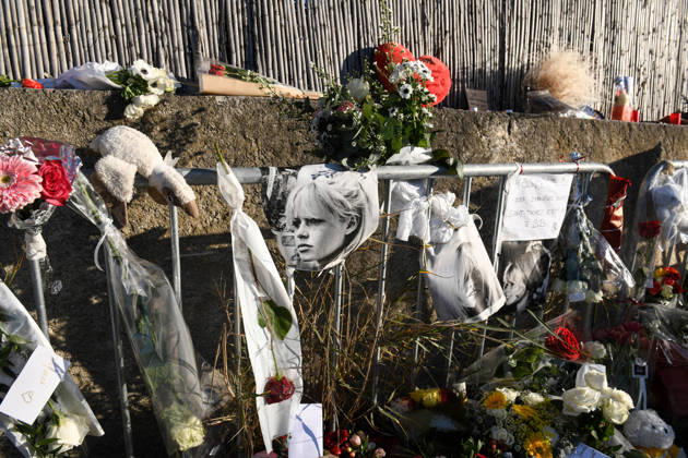 Hommage To Brigitte Bardot Outside Her House - Saint Tropez Supporters of Brigitte Bardot lay flowers, objects representing animals, and letters in memory of Brigitte Bardot outside her home, in Saint Tropez, France, on December 30, 2025. Photo by Florian Poitout ABACAPRESS.COM Saint Tropez France  Copyright: xPoitoutxFlorian ABACAx