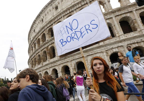 Students protest in Rome ROME, ITALY - OCTOBER 09: Students attend a demonstration on the occasion of a strike against the Italian government s school reform in Rome, Italy October 9, 2015. Some students held pro-refugee placards during the demonstration on Friday. Rome Lazio. Editorial use only. Please get in touch for any other usage.  Copyright: x2025xAnadoluxRiccardoxDexLucax