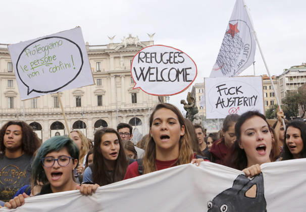 Students protest in Rome ROME, ITALY - OCTOBER 09: Students attend a demonstration on the occasion of a strike against the Italian government s school reform in Rome, Italy October 9, 2015. Some students held pro-refugee placards during the demonstration on Friday. Rome Lazio. Editorial use only. Please get in touch for any other usage.  Copyright: x2025xAnadoluxRiccardoxDexLucax