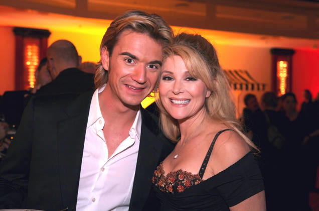 ARCHIVE Florian Silbereisen Showmaster Florian Silbereisen with Audrey Landers on the occasion of the ARD TV show Weihnachtsfest der Überraschungen , 2007 ARCHIVE PICTURE, date estimated 20260101JWM0264
