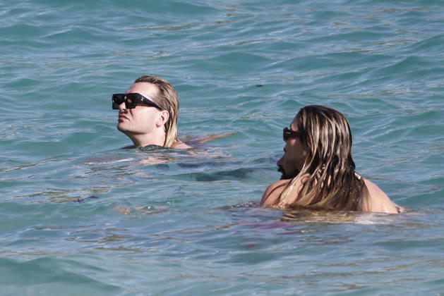 Heidi Klum And Tom Kaulitz Beachside - St Barths Heidi Klum and Tom Kaulitz seen enjoying the sun in Saint Barthelemy, France on January 4, 2026. Photo by ABACAPRESS.COM Saint Barthelemy France  Copyright: xABACAx