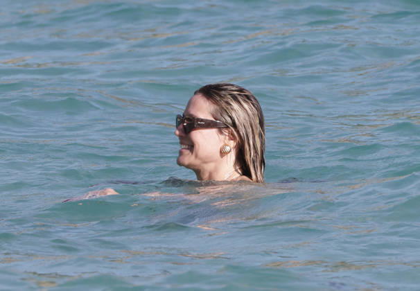 Heidi Klum And Tom Kaulitz Beachside - St Barths Heidi Klum and Tom Kaulitz seen enjoying the sun in Saint Barthelemy, France on January 4, 2026. Photo by ABACAPRESS.COM Saint Barthelemy France  Copyright: xABACAx