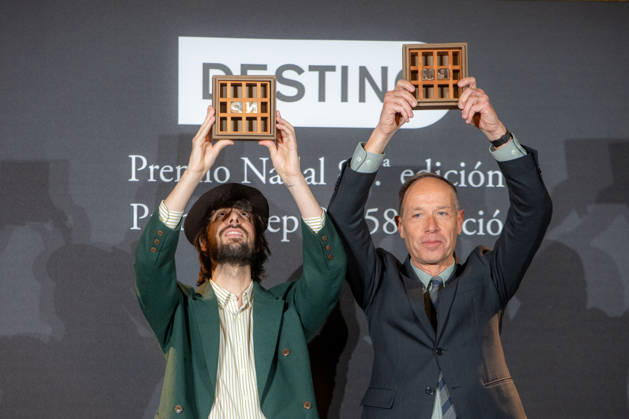 82nd Nadal Novel Prize and 58th Josep Pla Prize for prose in Catalan The writer David Uclés i , winner of the 82nd Nadal Prize with La ciudad de las luces muertas and the philosopher Francesc Torralba d , winner of the Josep Pla Prize with Anatomia de l esperança , pose during the ceremony of the 82nd Nadal Novel Prize and the 58th Josep Pla Prize for prose in Catalan, at the Palace Hotel, on January 6, 2026, in Barcelona, Catalonia Spain The Nadal Novel Prize and the 58th Josep Pla Prize for prose in Catalan will be awarded on Epiphany night, with a prize of 30,000 euros for the first and 10,000 euros for the second 06 JANUARY 2026 Lorena Sopê Barcelona Catalunya Catalunya Catalunya Spain  Copyright: xLorenaxSopÃªnax 7200951
