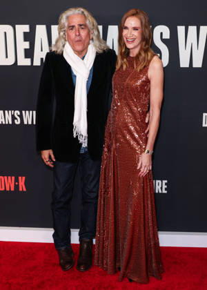 Los Angeles Premiere Of Row K Entertainment s Dead Man s Wire LOS ANGELES, CALIFORNIA, USA - JANUARY 07: Mitch Glazer and wife American actress Kelly Lynch arrive at the Los Angeles Premiere Of Row K Entertainment s Dead Man s Wire held at AMC The Grove 14 on January 7, 2026 in Los Angeles, California, United States., Credit:Xavier Collin Avalon United States, California, Los Angeles, AMC The Grove 14  Copyright: xXavierxCollinx xAvalonx 1064230350