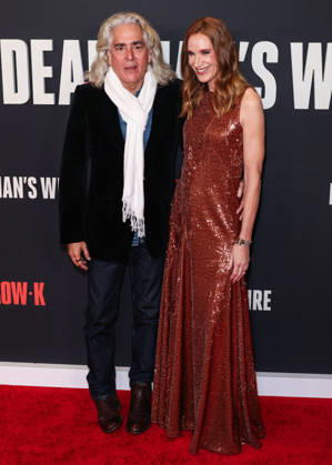 Los Angeles Premiere Of Row K Entertainment s Dead Man s Wire LOS ANGELES, CALIFORNIA, USA - JANUARY 07: Mitch Glazer and wife American actress Kelly Lynch arrive at the Los Angeles Premiere Of Row K Entertainment s Dead Man s Wire held at AMC The Grove 14 on January 7, 2026 in Los Angeles, California, United States., Credit:Xavier Collin Avalon United States, California, Los Angeles, AMC The Grove 14  Copyright: xXavierxCollinx xAvalonx 1064230366