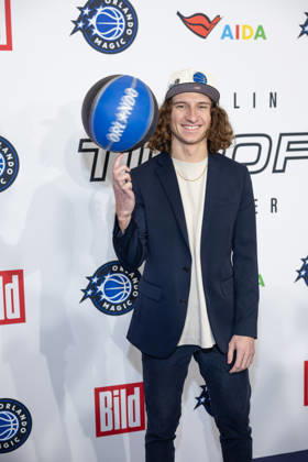 NBA Tip Off Dinner Axel Springer Zac Ryan @zacxcviii on TikTok Tip off Dinner Axel Springer Verlag invites you to a dinner at the publishing house in Berlin on the occasion of the NBA game on 15 01 Copyright: xEventpressxFuhrx