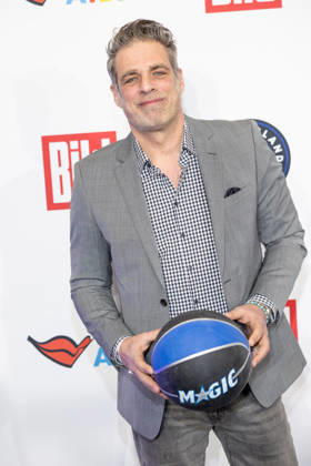NBA Tip Off Dinner Axel Springer Carsten Spengemann Tip off Dinner Axel Springer Verlag invites you to a dinner at the publishing house in Berlin on the occasion of the NBA game on January 15th. Copyright: xEventpressxFuhrx