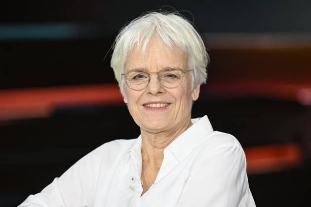 Ulrike Herrmann journalist 01 26 her Ulrike Herrmann on January 14, 2026 in Markus Lanz , ZDF TV television talk show talk show Germany german german woman journalism author taz tageszeitung economic expert business journalist german female journalist journalism cross portrait smiling