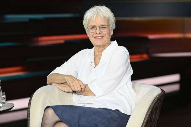 Ulrike Herrmann journalist 01 26 her Ulrike Herrmann on January 14, 2026 in Markus Lanz , ZDF TV television talk show talk show Germany german german woman journalism author taz tageszeitung economic expert business journalist german female journalist journalism cross half sitting smiling