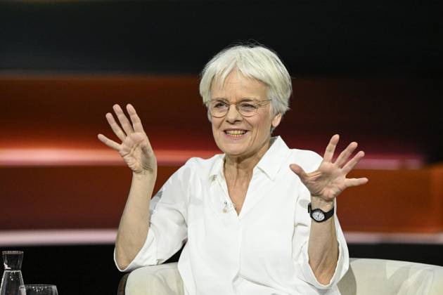 Ulrike Herrmann journalist 01 26 her Ulrike Herrmann on January 14, 2026 in Markus Lanz , ZDF TV television talk show talk show Germany german german woman journalism author taz tageszeitung economic expert business journalist german female journalist journalism cross half sitting talking gesticulating