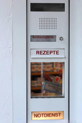 Medicines in the emergency service At the entrance to a pharmacy there is an open flap for the supply of medicines by specialist staff