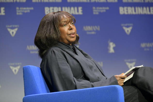 Jacqueline Lyanga presenting the merchandise before the program press conference of the Berlinale 2026 76 Berlin International Film Festival at the Akademie der Künste Berlin, 20 01 2026 Foto:xM.xBehrensx xFuturexImagex berlinale_pk_6131