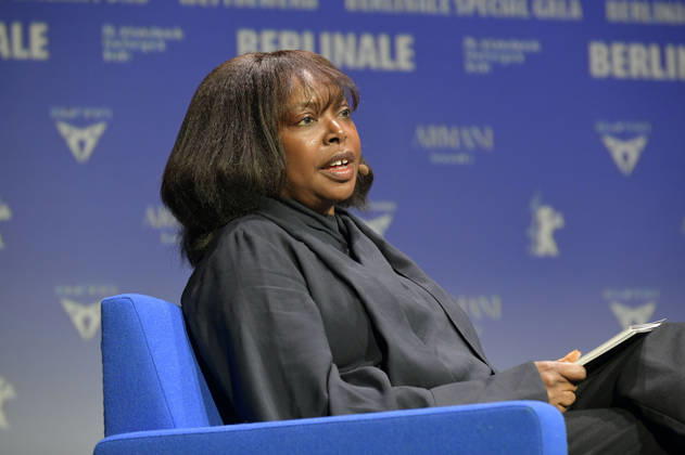 Jacqueline Lyanga presenting the merchandise before the program press conference of the Berlinale 2026 76 Berlin International Film Festival at the Akademie der Künste Berlin, 20 01 2026 Foto:xM.xBehrensx xFuturexImagex berlinale_pk_6133