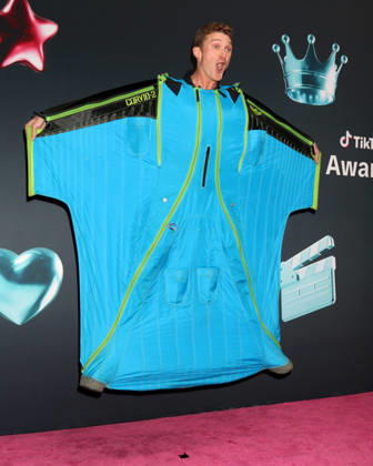 USA - TikTok Awards - Los Angeles LOS ANGELES - DEC 18: Chris Finck at the TikTok Awards at the Hollywood Palladium on December 18, 2025 in Los Angeles, CA Los Angeles CA USA EDITORIAL USE ONLY Copyright: x 2025xKathyxHutchinsx xHutchinsxPhotox HutchinsxPhotox khphotos871866