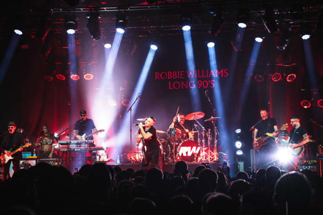 Robbie Williams performing at Barrowlands in Glasgow on 04 February 2026. Robbie Williams performing at Barrowlands in Glasgow on 04 February 2026 as part of his Long 90™s tour performing ˜Life Thru a Lens™ and new album ˜Britpop™ in full. Robbie Williams is a British singer and songwriter best known for solo singles ˜Angels™ and ˜Feel™ and as a member of the pop group Take That., Credit:Adam Hampton-Matthews Avalon  Copyright: xAdamxHampton-Matthewsx xAvalonx 1072124771