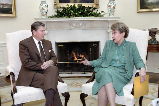 U.S. President Ronald Reagan meeting with U.S. Ambassador to the United Nations Jeane Kirkpatrick in the Oval Office of the White House, Washington, D.C., USA, President Ronald Reagan White House Photographic Office, December 11, 1984  Copyright: xCircaxImagesx ghi-circa13834
