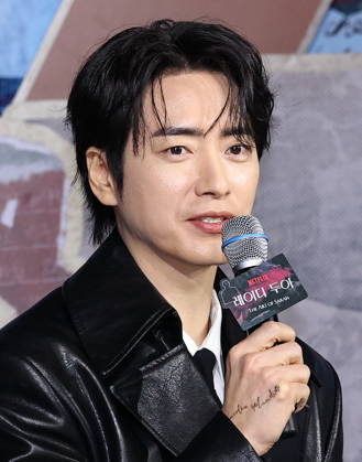 S. Korean actor Lee Jun-hyuk S. Korean actor Lee Jun-hyuk South Korean actor Lee Jun-hyuk, who stars in the drama The Art of Sarah, an original series by Netflix, speaks during a publicity event in Seoul on Feb. 10, 2026. The eight-episode series will be released worldwide on Feb. 13. (Yonhap) 2026-02-10 15:24:53 < 1980-2026 YONHAPNEWS AGENCY. .> ¼¿ïƯº°½Ã EDITORIAL USE ONLY Copyright: xx PYH2026021012420034400 YonhapxNewsx yonphotos249593
