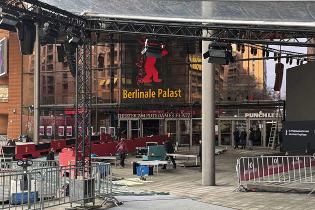 The Theater am Potsdamer Platz becomes the Berlinale Palast during the Berlinale 2026 76 Berlin International Film Festival, 11 02 2026 Foto:xM.xBehrensx xFuturexImagex berlinale_aufbau_6014