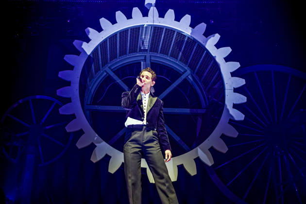February 11, 2026, Manchester, United Kingdom: Mika (MICHAEL HOLBROOK PENNIMAN JR) performs on stage at the AO Arena, Manchester, UK, during his Spinning Out tour, delivering a flamboyant, high-energy set to a packed arena crowd. Manchester United Kingdom  - ZUMAp211 20260211_aap_p211_002 Copyright: xAndyxVonxPipx