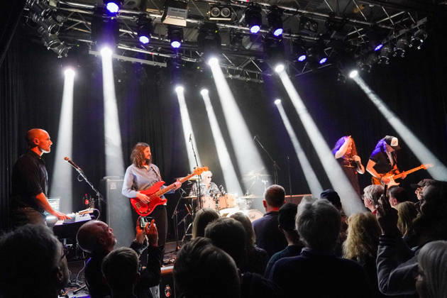 Purpendicular with drummer Ian Paice, singer and band founder Robby Thomas Walsh, guitarist Murray Gould, bassist Nick Fyfe and keyboardist Alessandro Debiaggi Rüsselsheim 12 02 2026 Concert by Purpendicular with drumming legend Ian Paice from Deep Purple
